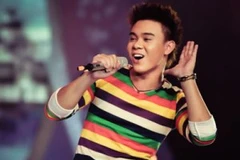 Đông Hùng đã tỏa sáng trong đêm Dance- R&B và khiến cả ba "ghế nóng" phải đứng lên. (Ảnh: Internet)