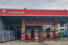 Một cây xăng ở thành phố Thủ Dầu Một thông báo hết xăng vào chiều ngày 3/10. (Nguồn: nld.com.vn) 