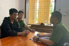 Đối tượng Lữ Văn Khánh tại cơ quan công an. (Nguồn: Báo Nghệ An)