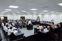 Quang cảnh phiên tòa. (Ảnh: An Đăng/TTXVN)
