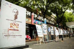 Triển lãm chuyên đề Hành trình theo chân Bác tại Đường sách Thành phố Hồ Chí Minh, quận 1. (Ảnh: Hồng Đạt/TTXVN)