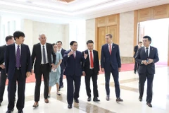 Hình ảnh Thủ tướng chủ trì hội nghị với doanh nghiệp nước ngoài