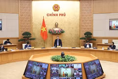 Thủ tướng Phạm Minh Chính chủ trì cuộc họp trực tuyến với các bộ, ngành, địa phương để đánh giá và lấy ý kiến báo cáo nghiên cứu tiền khả thi các dự án giao thông trọng điểm. (Ảnh: Dương Giang/TTXVN)