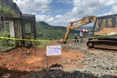 Hiện trường vụ san lấp trái phép. (Ảnh: Hưng Thịnh/TTXVN)