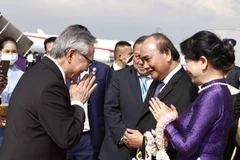 Lễ tiễn Chủ tịch nước Nguyễn Xuân Phúc và phu nhân tại sân bay không quân Hoàng gia Thái Lan, Bangkok sau khi kết thúc tốt đẹp chuyến thăm chính thức Vương quốc Thái Lan và tham dự hội nghị APEC. (Ảnh: Thống Nhất/TTXVN).