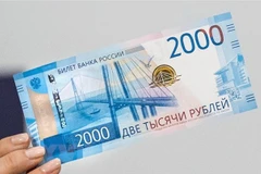 Đồng 2.000 ruble của Nga. (Ảnh: AFP/TTXVN)