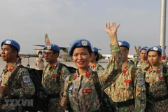 Nữ cán bộ, chiến sỹ Bệnh viện dã chiến cấp 2 số 3 xuất quân lên đường làm nhiệm vụ tại Bentiu, Nam Sudan. (Ảnh: Thanh Vũ/TTXVN)
