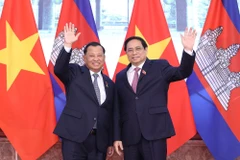 Thủ tướng Phạm Minh Chính tiếp Chủ tịch Thượng viện Campuchia Samdech Say Chhum. (Ảnh: Dương Giang/TTXVN)