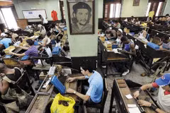 Người lao động tại một doanh nghiệp Cuba. (Nguồn: Reuters)
