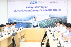 Ông Võ Tấn Đức, Phó Chủ tịch Ủy ban Nhân dân tỉnh Đồng Nai phát biểu tại buổi làm việc. (Ảnh: Công Phong/TTXVN)