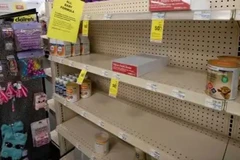 Mỹ đang đối mặt với tình trạng khan hiếm sữa bột. (Nguồn: Reuters)