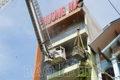 Hà Nam: Giải cứu 5 người mắc kẹt trong đám cháy cửa hàng tạp hóa