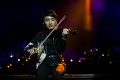 "Hừng đông" là đêm nhạc lớn đầu tiên của Hoàng Rob - nghệ sỹ violin đầy sáng tạo và nhiệt huyết. (Ảnh: BTC)