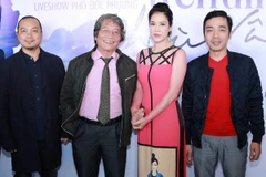 Nhạc sỹ Phó Đức Phương và đạo diễn âm nhạc Đỗ Bảo, đạo diễn sân khấu Cao Trung Hiếu và ca sỹ Thu Phương. (Ảnh: Tuấn Nguyên)