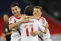 Andrei Arshavin (phải) và các đồng đội đang kháo khát chinh phục EURO 2012. (Nguồn: Reuters)