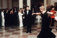 Công nương Diana nhảy với diễn viên John Travolta. (Nguồn: Getty) 