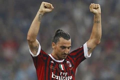 Ibrahimovic vui mừng sau khi ghi bàn thắng gỡ hòa. (Nguồn: Reuters)