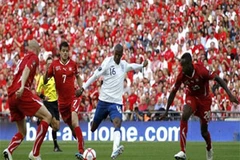 Ashley Young đem về trận hòa quý giá cho tuyển Anh. (Nguồn: Reuters)