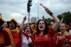 Các cổ động viên Tây Ban Nha tại fanzone. (Nguồn: Getty)