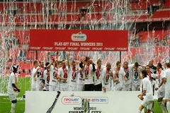 Niêm vui của các cầu thủ Swansea. (Nguồn: Getty)