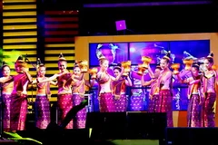 Múa chúc mừng năm mới. (Ảnh: Hoàng Chương/Vietnam+)