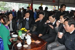 Du khách thưởng thức trà. Ảnh minh họa. (Nguồn: thainguyen.gov.vn)