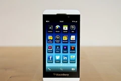 Mẫu BlackBerry Z10. (Nguồn: pocket-lint.com)