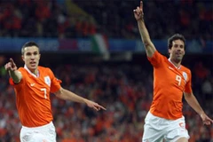 Hai chân sút người Hà Lan có những sự trùng hợp kỳ lạ ở M.U. (Nguồn: AP)