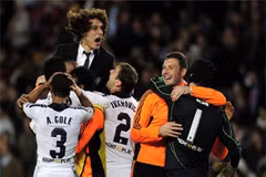 Các cầu thủ Chelsea võ òa trong niềm sung sướng. (Nguồn: Getty)