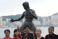 Bức tượng của Lý Tiểu Long tại Đại lộ Ngôi sao. (Nguồn: AFP)