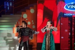 Cặp song ca Phúc Nguyên-Trúc Ly trong đêm thi "Tự trình diễn" (Ảnh: Internet)