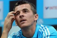 Joey Barton không thoát án cấm thi đấu dù đã rời nước Anh. (Nguồn: Getty)