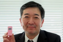 Mẫu điện thoại Phone Strap 2 WX06A. (Nguồn: newlaunches.com)