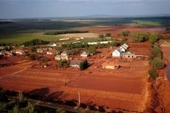 Bùn đỏ để lại nhiều hậu quả tai hại. (Nguồn: Internet)