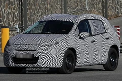 Hình ảnh đầu tiên về mẫu Peugeot 2008. (Nguồn: autoevolution.com)