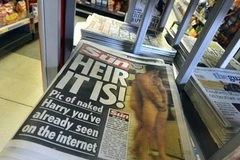 Ảnh của Hoàng tử Harry trên tờ The Sun. (Nguồn: Reuters)