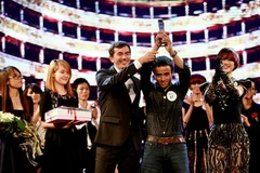 Thí sinh Nguyễn Trường Sơn đến từ Nghệ An đoạt giải nhất trong cuộc thi. (Ảnh: PV/Vietnam+)