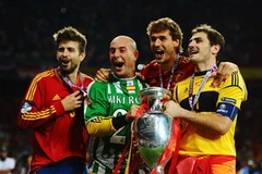 Các cầu thủ Tây Ban Nha ăn mừng chức vô địch. (Nguồn: Getty)