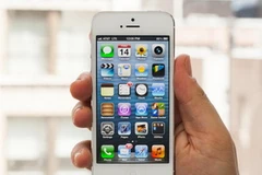 Mẫu điện thoại iPhone 5. (Nguồn: cnet.com)
