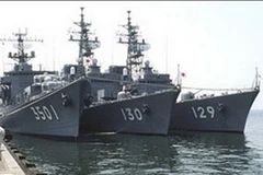 Những chiếc tàu thuộc Lực lượng Tự vệ Hàng hải Nhật Bản. (Ảnh: Reuters)