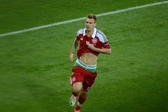 Hành động ăn mừng bàn thắng gây tranh cãi của Niklas Bendtner (Nguồn: AFP)