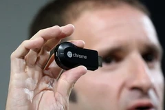 Thiết bị truyền video trực tuyến tới TV của Google, Chromecast. (Nguồn: mashable.com)