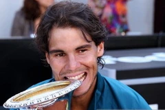 Nadal nâng cao chiếc Cúp vô địch Rome Masters. (Nguồn: Getty)