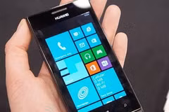 Mẫu điện thoại thông minh Huawei Ascend W1. (Nguồn: engadget)