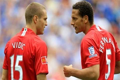 Vidic (trái) và Ferdinand quyết tâm đánh bại Barcelona. (Nguồn: Internet)