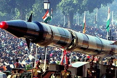 Tên lửa đạn đạo tầm xa Agni-5. (Nguồn: weapons.technology.youngester.com)