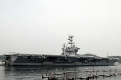 Hàng không mẫu hạm Goerge Washington rời căn cứ Yokozuka, tỉnh Kaminagawa. (Nguồn: Internet)