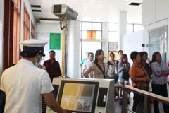 [Video] Bộ Y tế yêu cầu giám sát chặt người nhập cảnh từ châu Phi