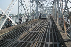 [Video] Cho phép xe hai bánh tiếp tục lưu thông qua cầu Ghềnh