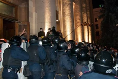 [Video] Bất ổn tiếp diễn tại miền Đông Ukraine 